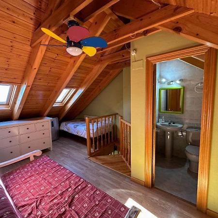 Acogedor Atico Duplex En El Centro En Biescas/4Pax Apartman Kültér fotó