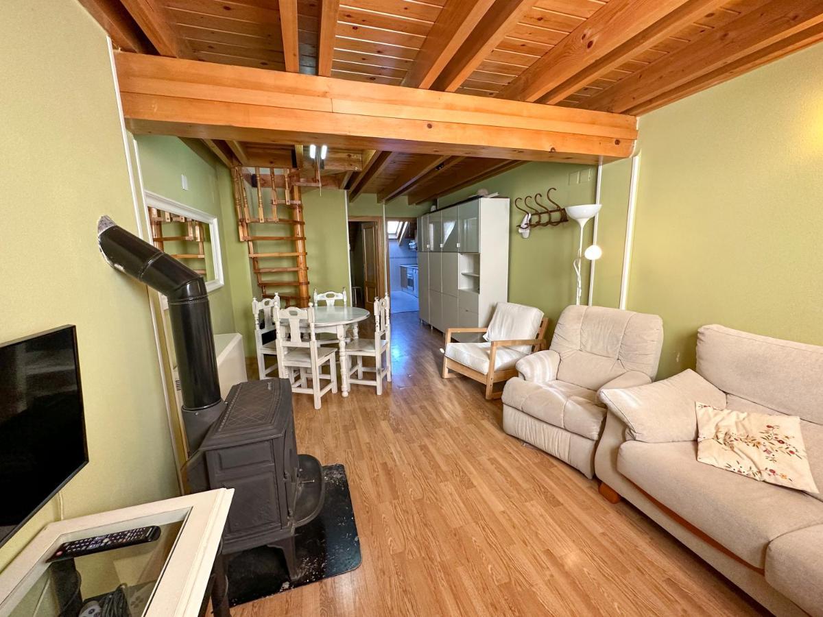 Acogedor Atico Duplex En El Centro En Biescas/4Pax Apartman Kültér fotó