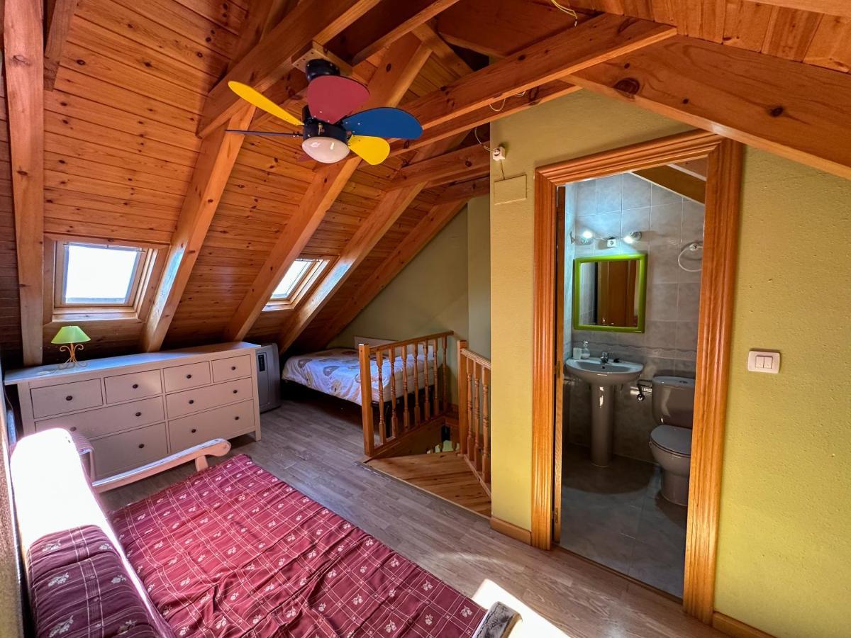 Acogedor Atico Duplex En El Centro En Biescas/4Pax Apartman Kültér fotó