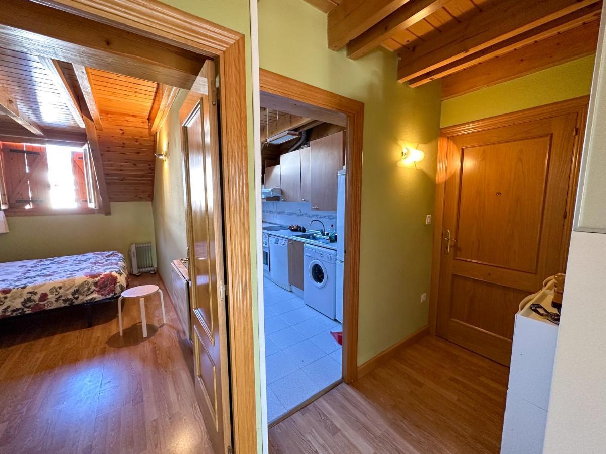 Acogedor Atico Duplex En El Centro En Biescas/4Pax Apartman Kültér fotó